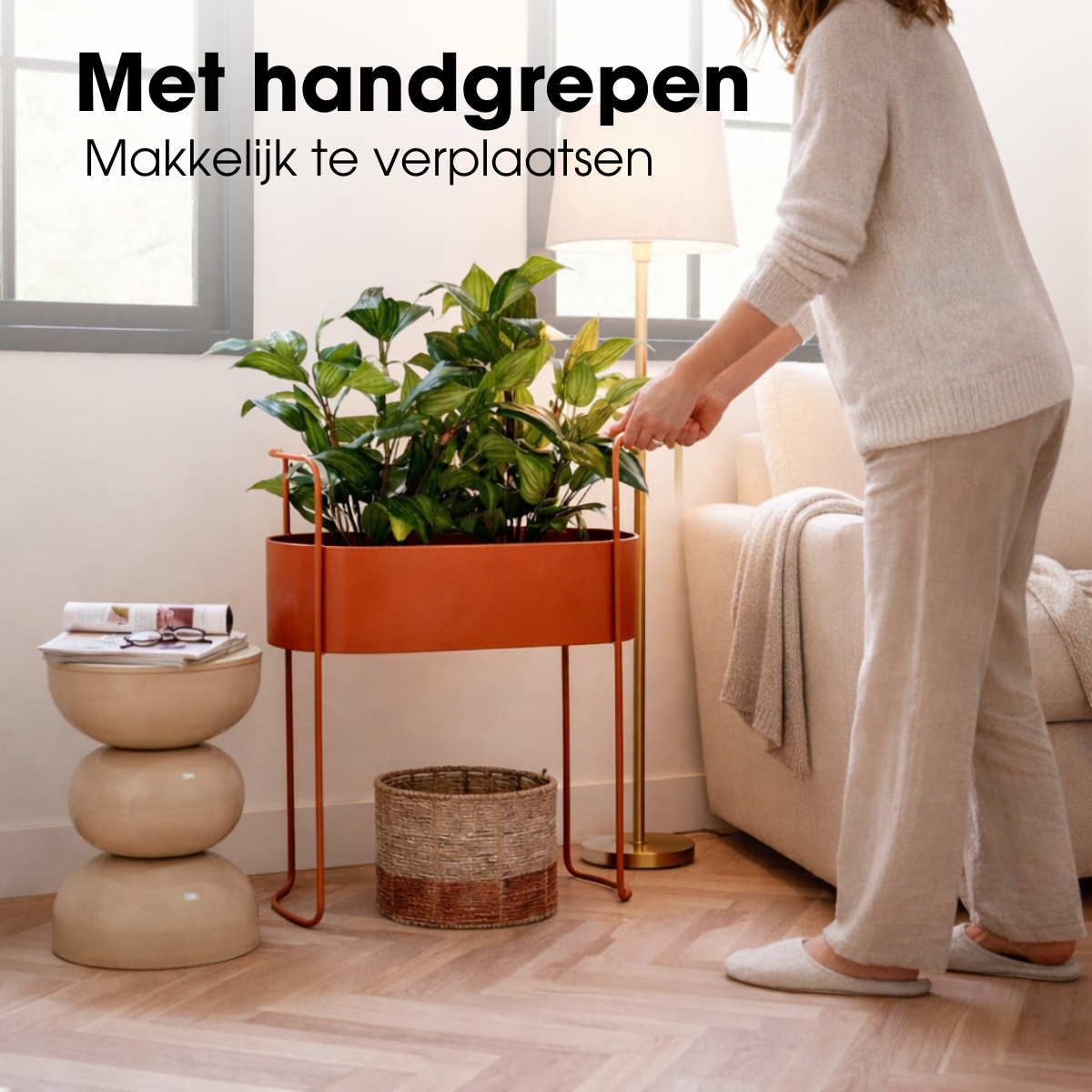Flowerpot inside Moritz Red