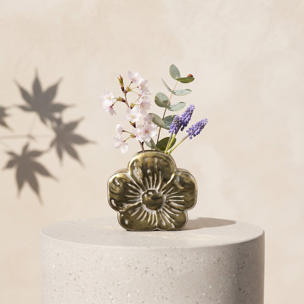 Gold metal flower vase 39x14x36.5cm