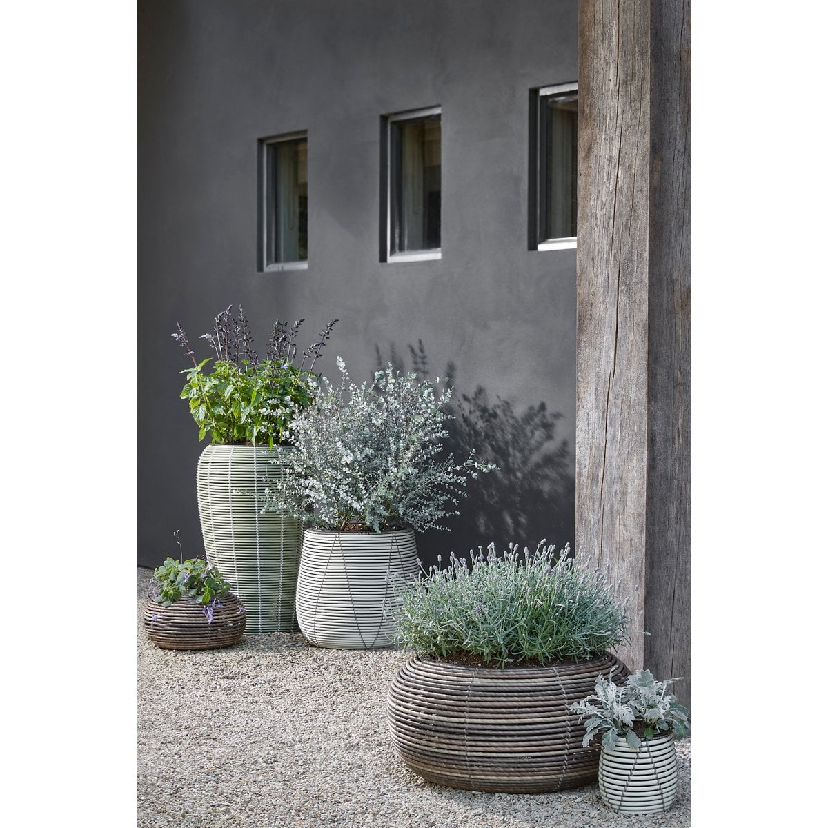 Flowerpot outside Cancun White