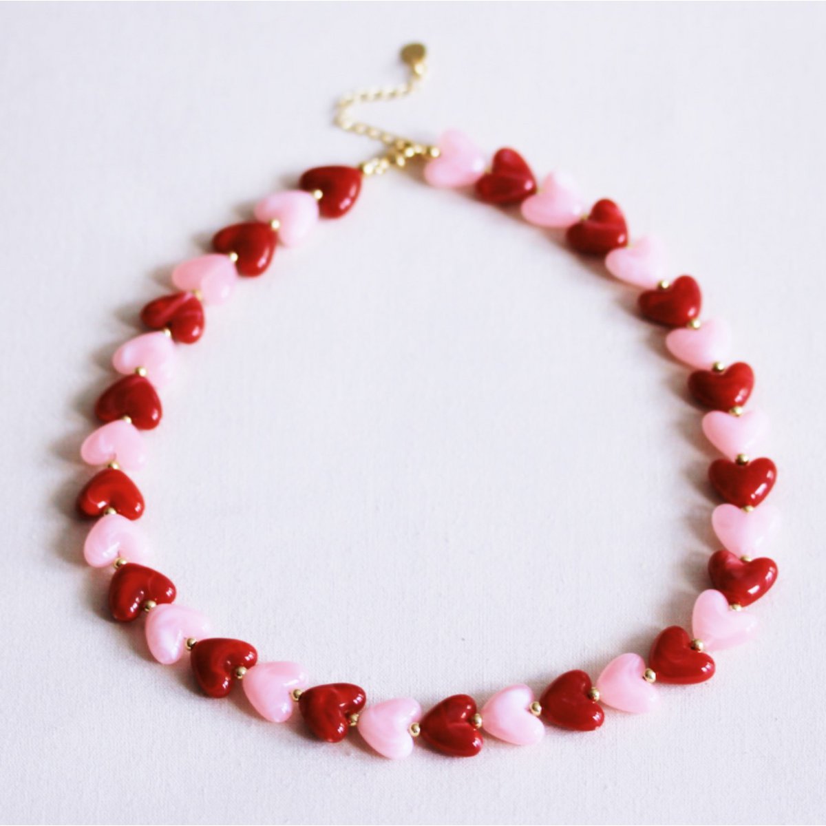 Resin heart bead necklace - pink/red