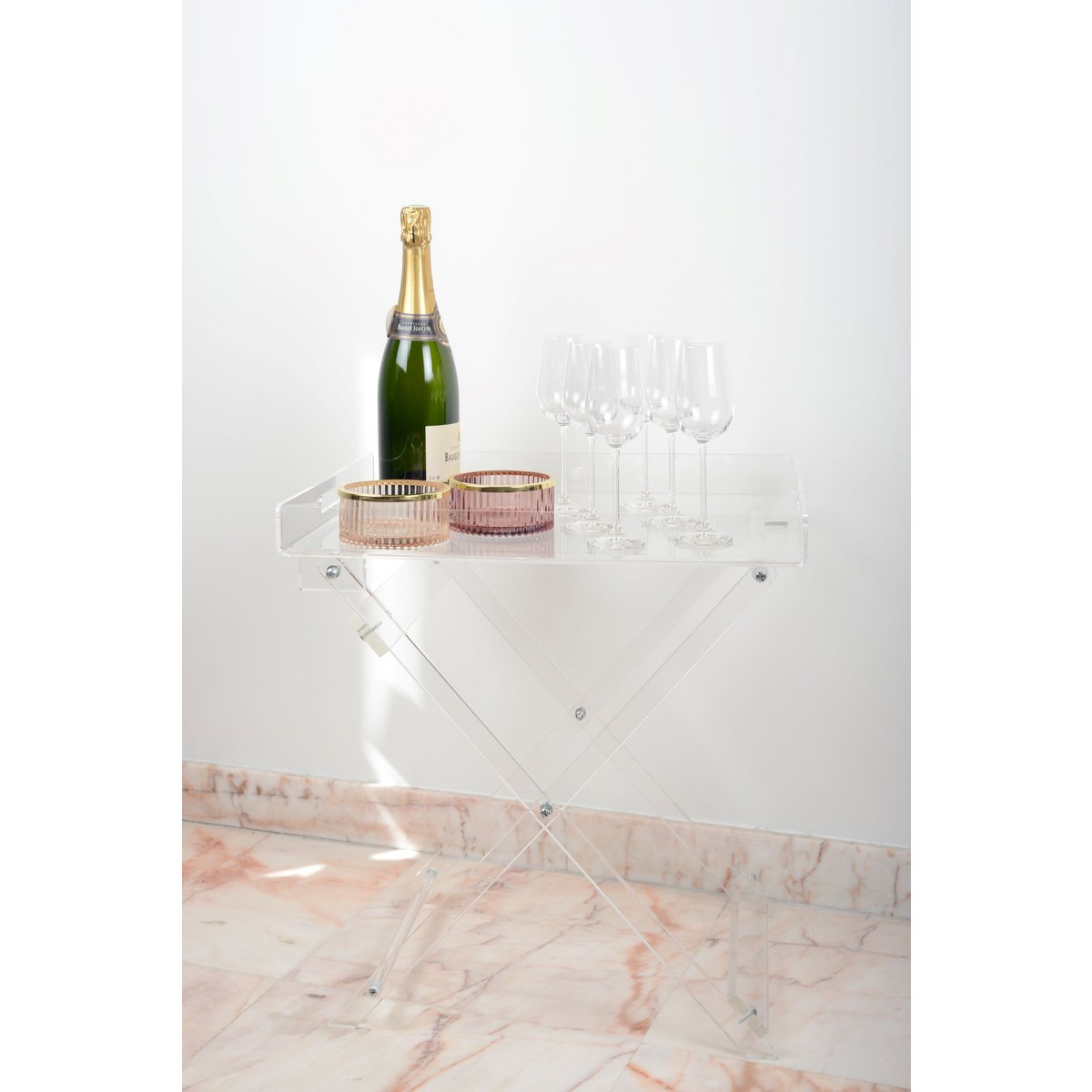 PLATEAU SUR TABLE PLIANTE EN ACRYLIQUE 46X38X54CM