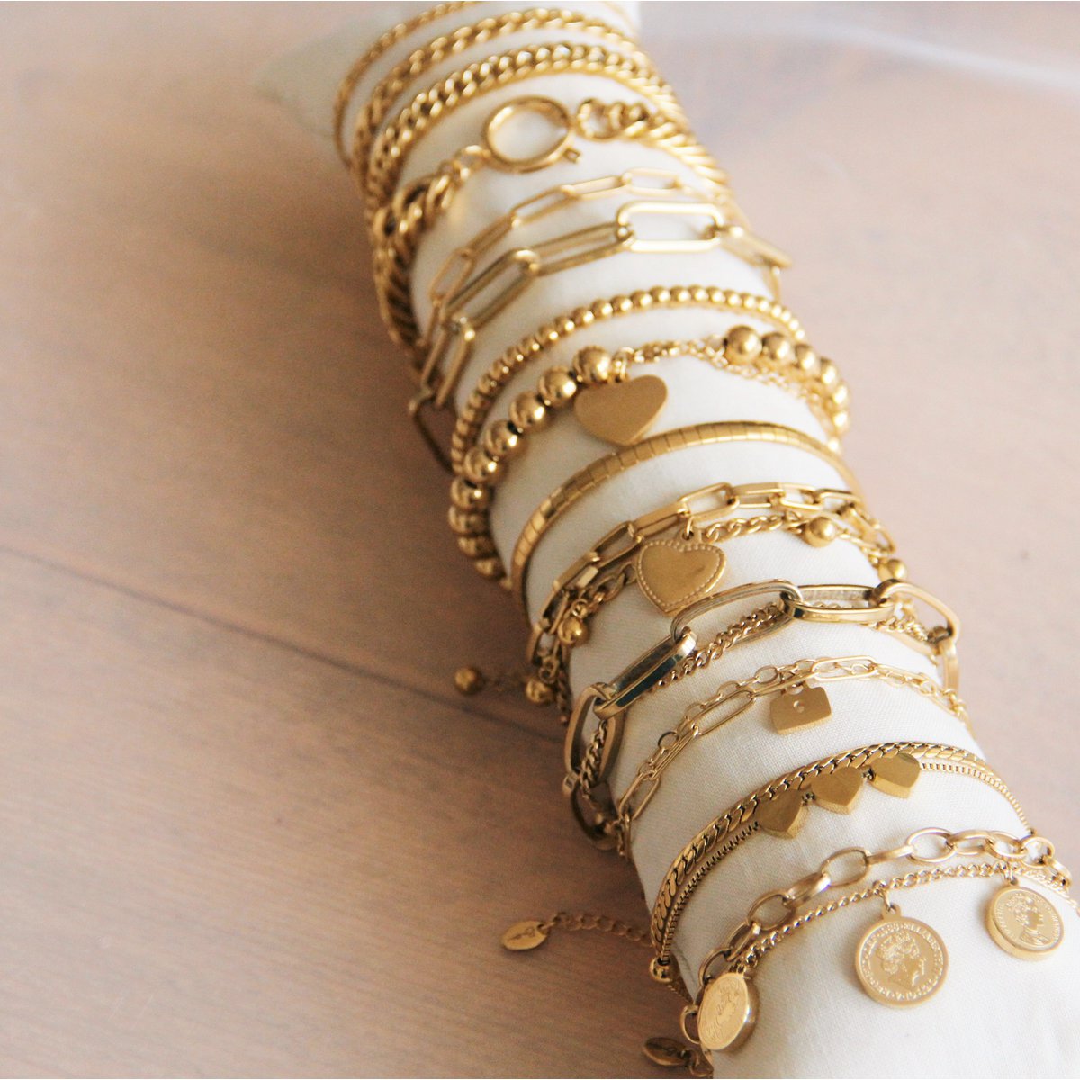 SA815 - Steel beaded bracelet - gold