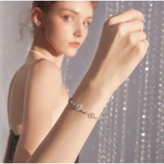 Shimmering Clover Charm Bracelet