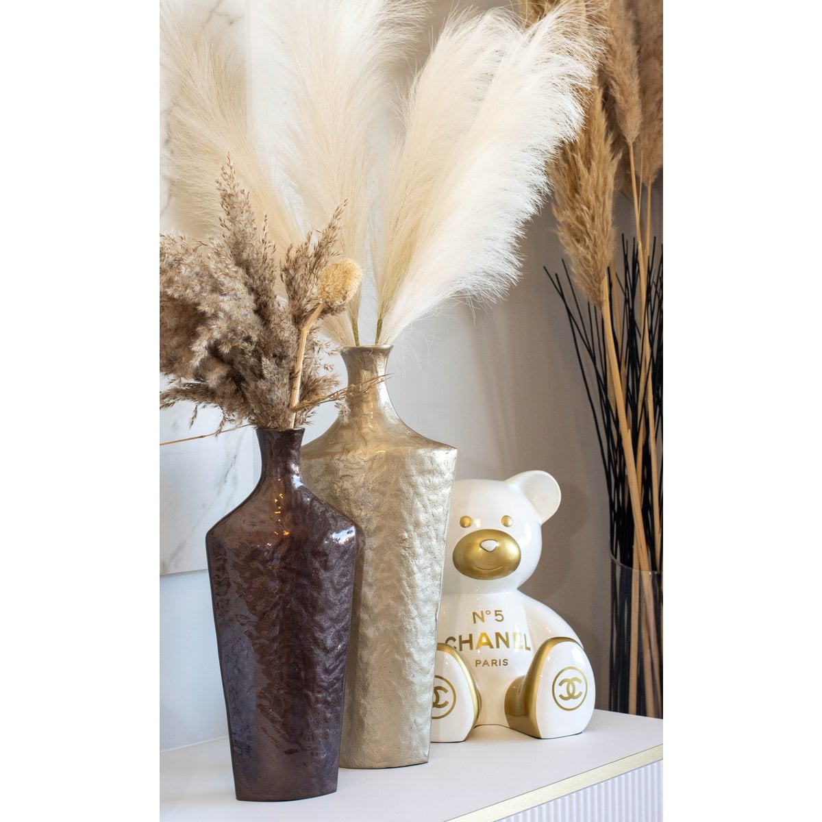 Brown vase in aluminum 17x8x40.5cm