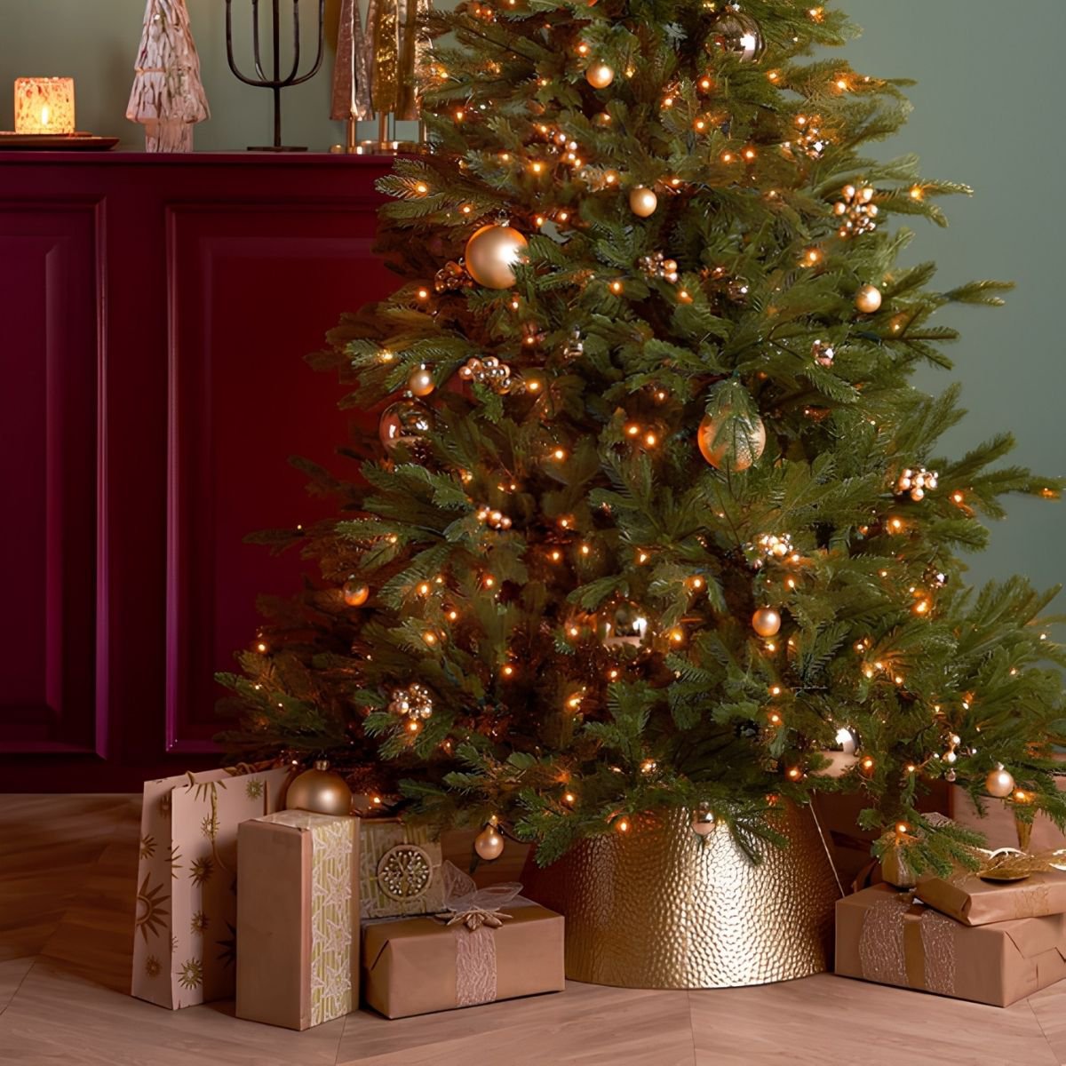 Christmas tree skirt Gold
