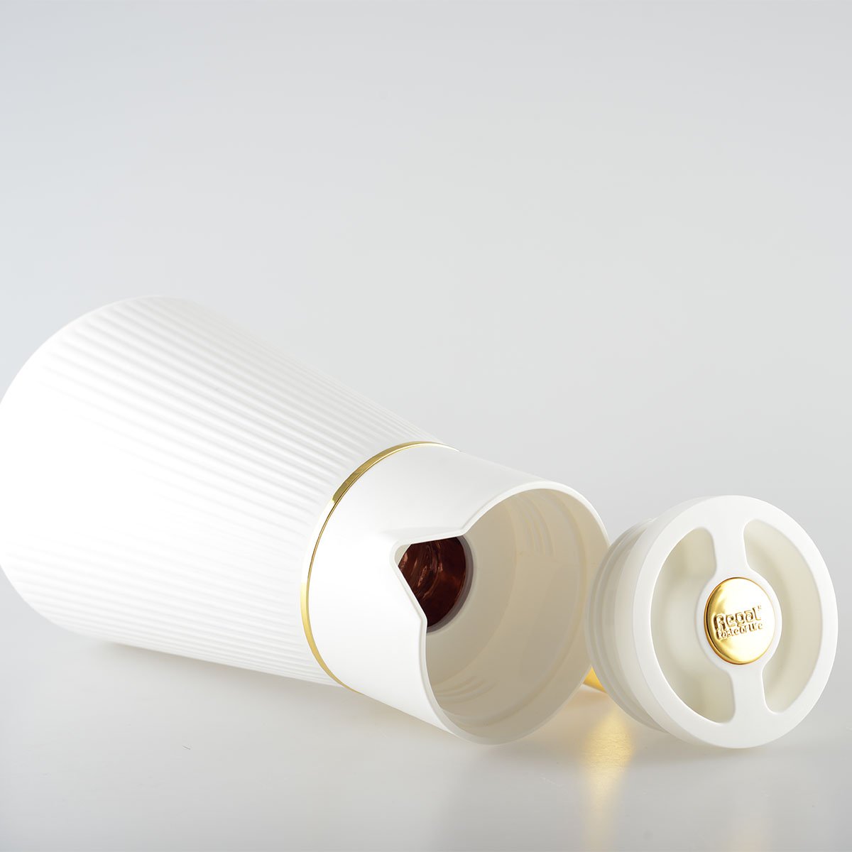 White coffee maker with handle doree 1l