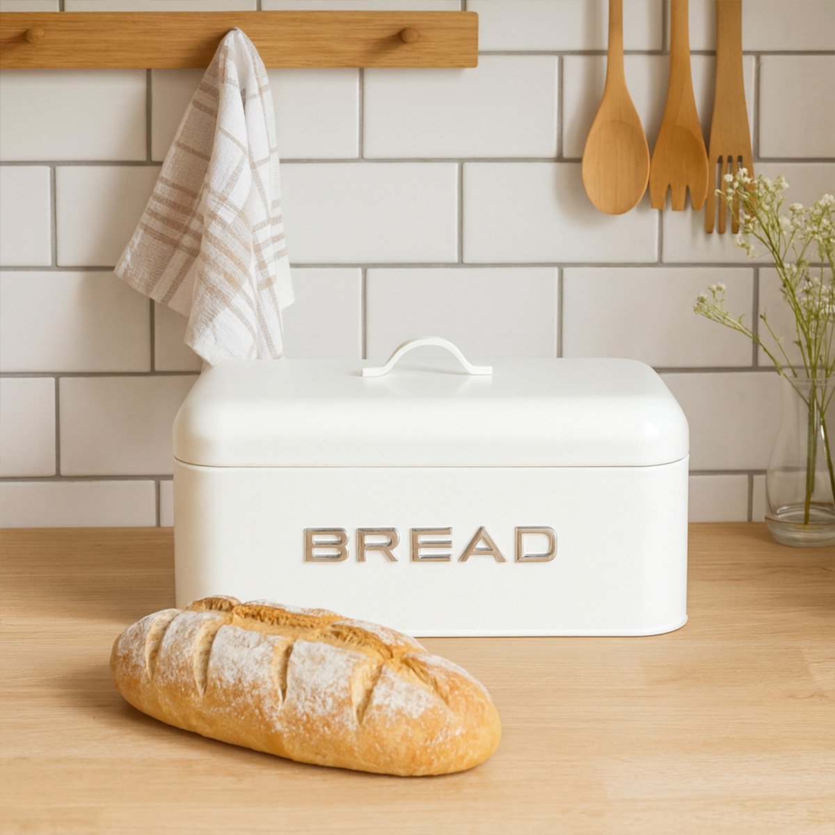 White and silver bread box 30x18x15cm