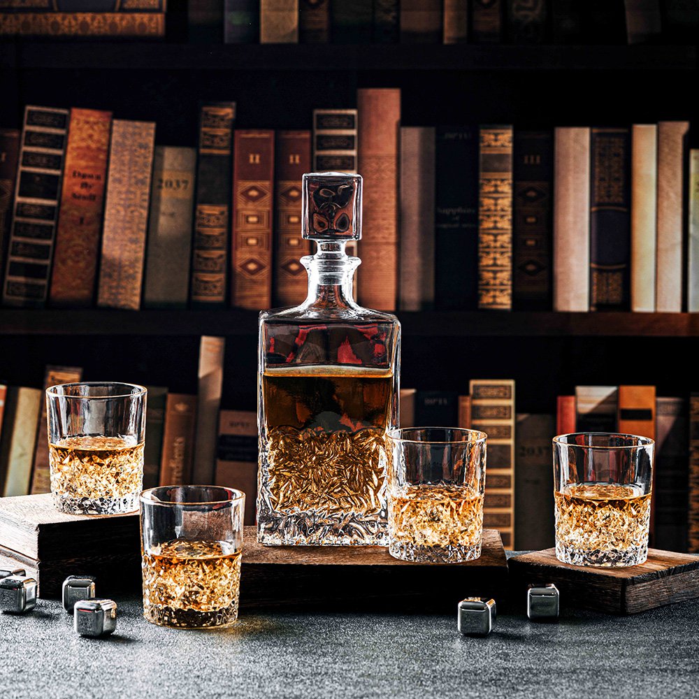 Chopped glass whiskey set with carafe 850 ml and 4 glasses 280ml