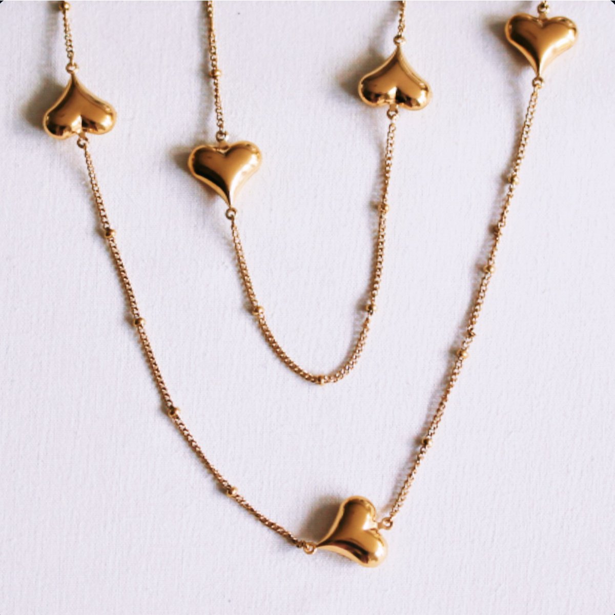 Long necklace with hearts