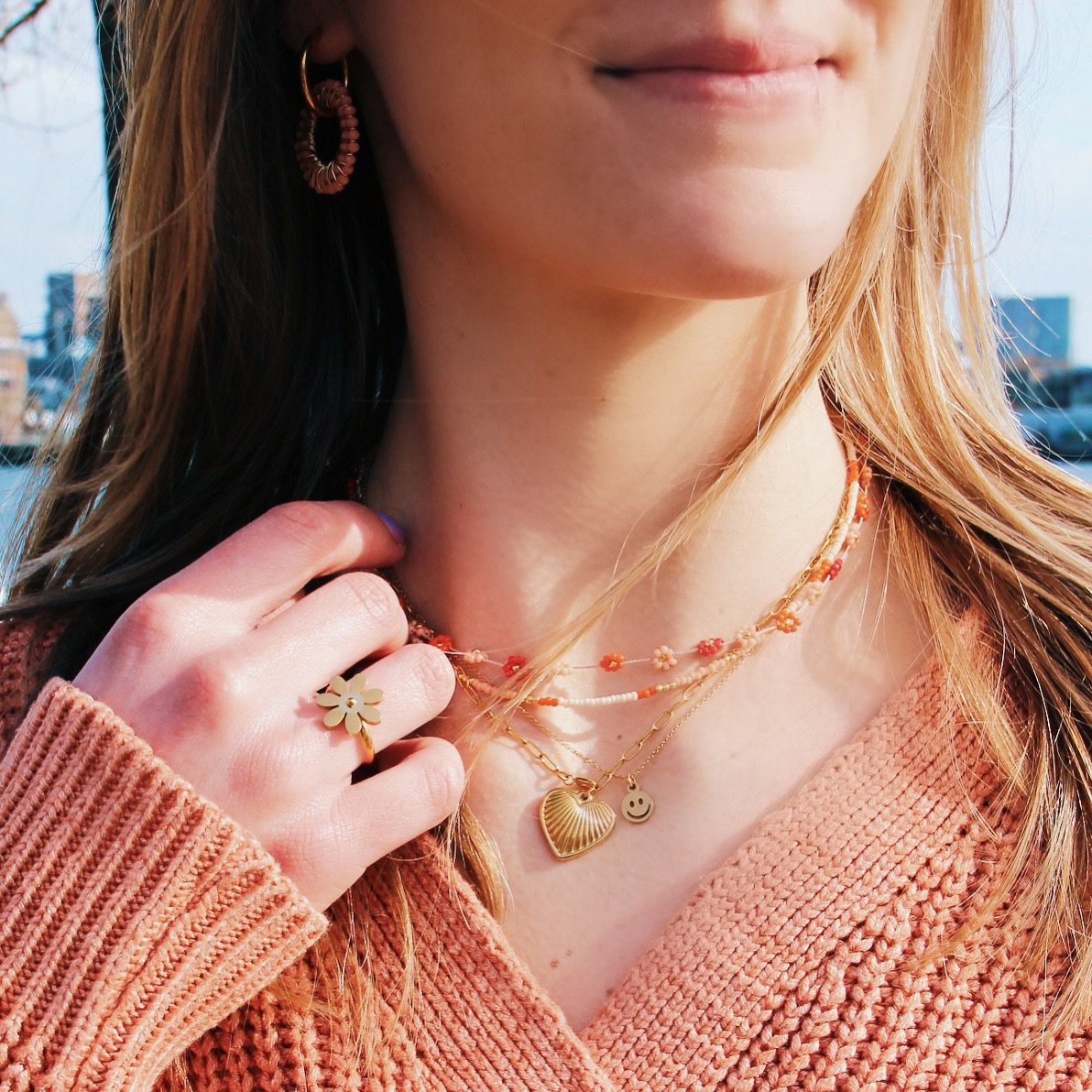 Stainless steel d-chain necklace with decorated heart - gold