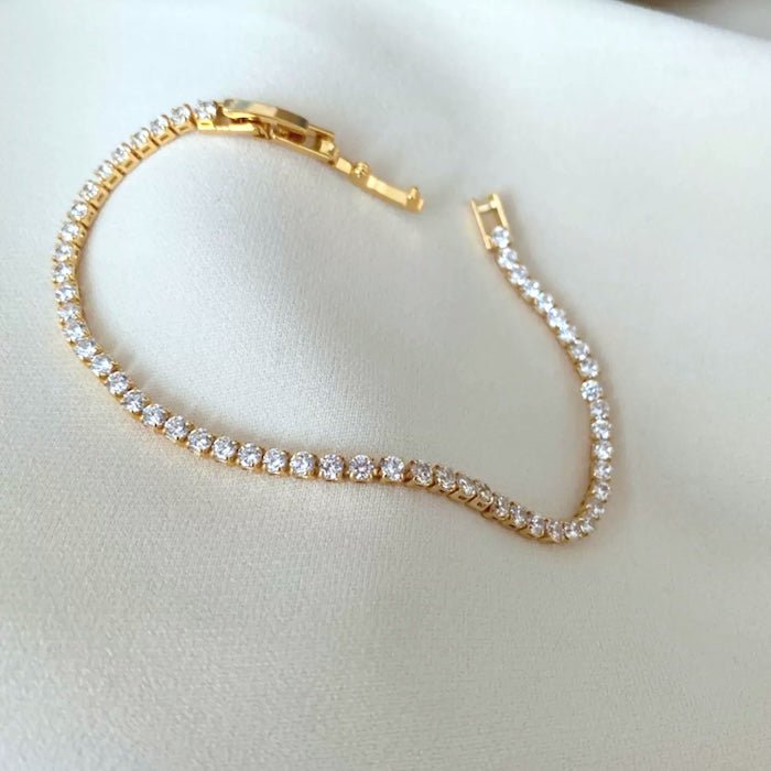 Timeless Diamond Look Sparkling Bracelet