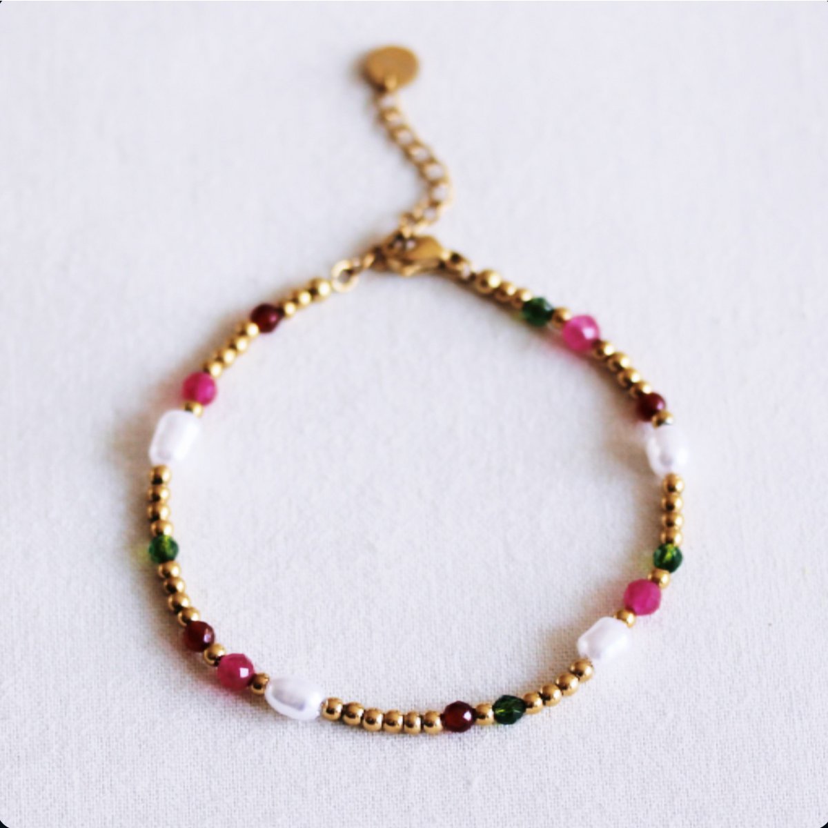 Beaded necklace with pearls and facets - green/fuchsia/red