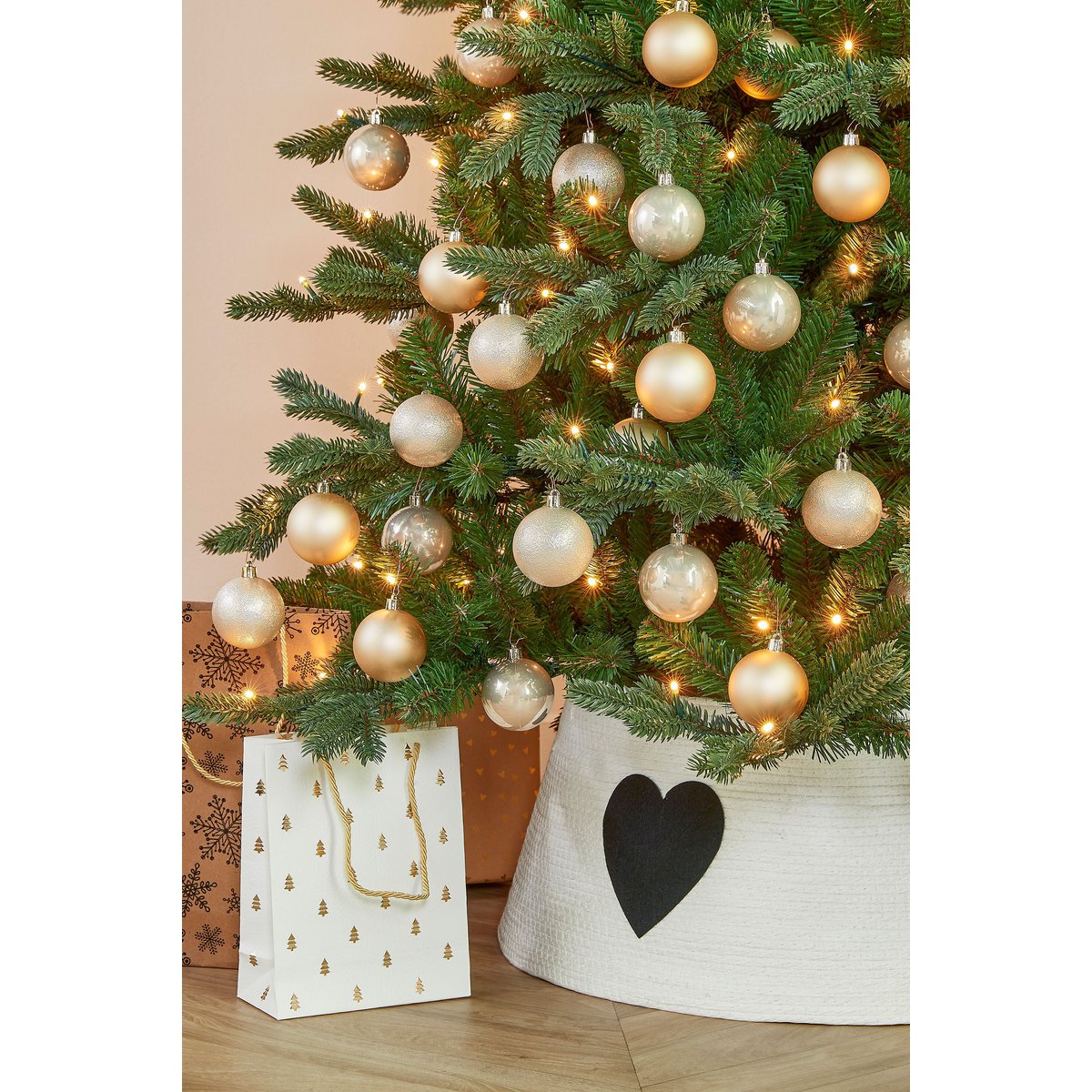 Christmas tree skirt White