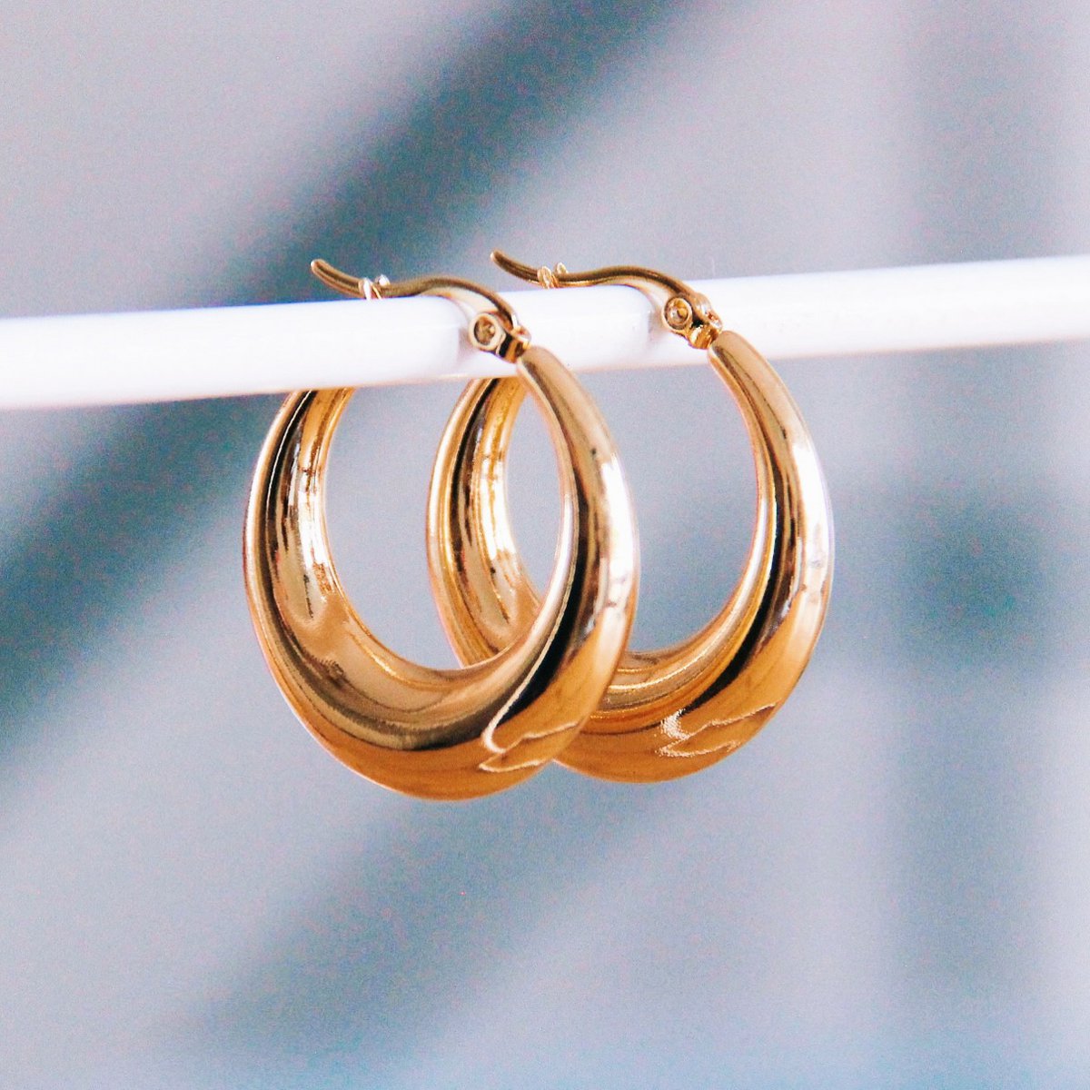 Stainless steel hoop 30mm “wide” – gold