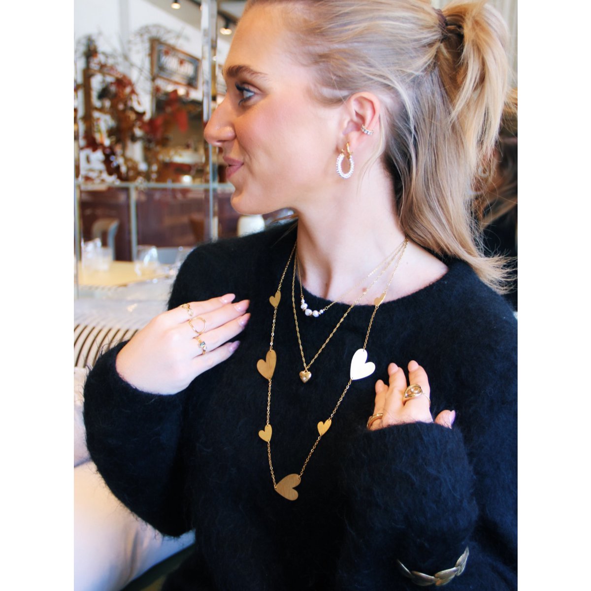 Long necklace with matte hearts