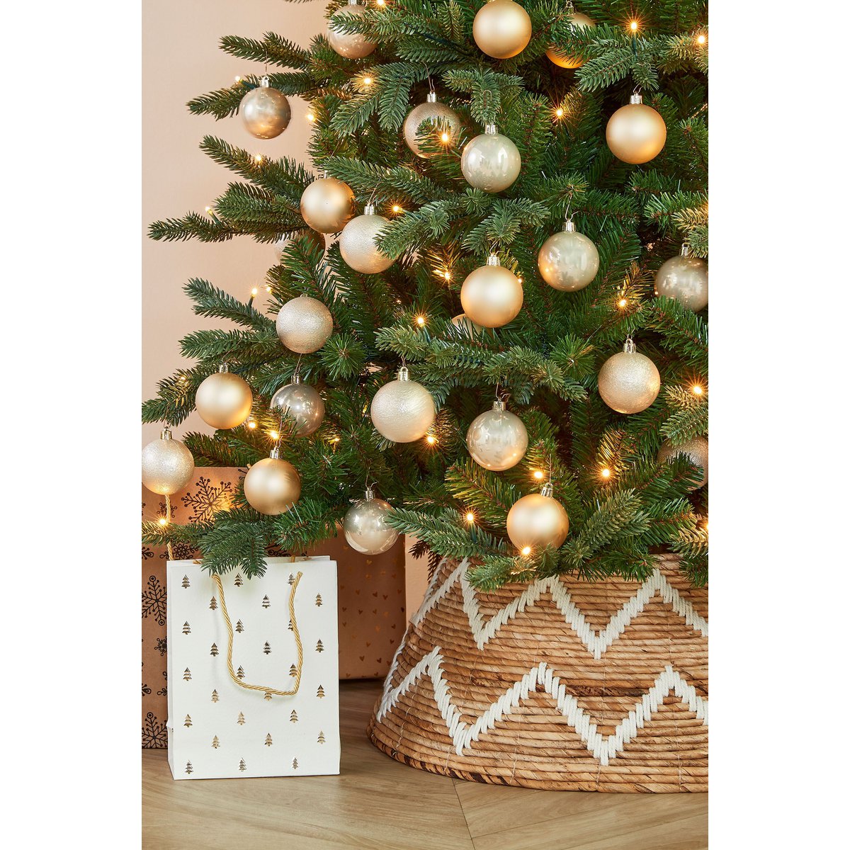 Christmas tree skirt Brown