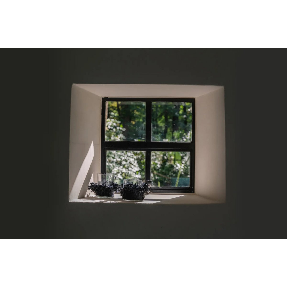 The Oh My Gee Candle Holder - Black Velvet - M