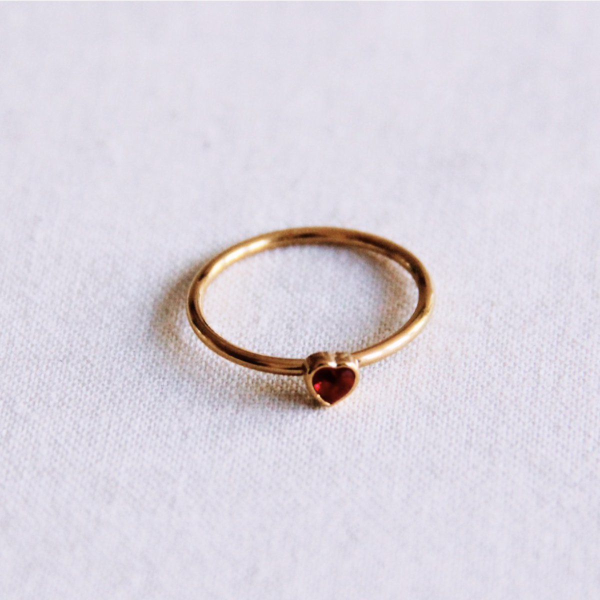 Minimalist ring with crystal heart - red