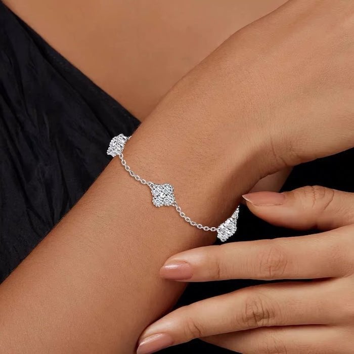 Eternal Clover Moissanite Bracelet
