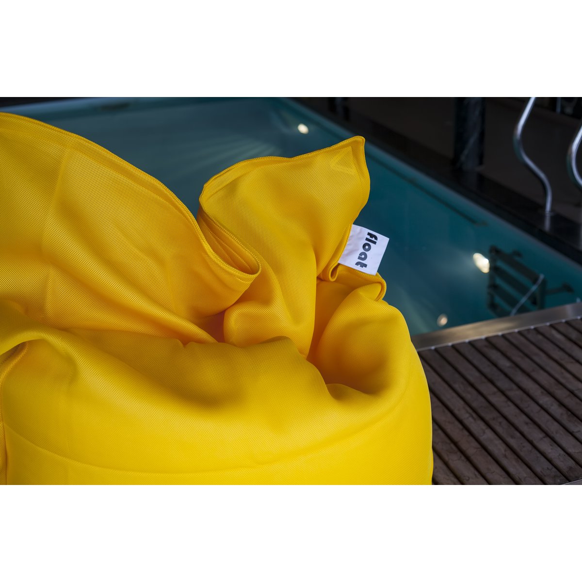 FLOAT BEANBAG SWIMMINGPOOL - yellow