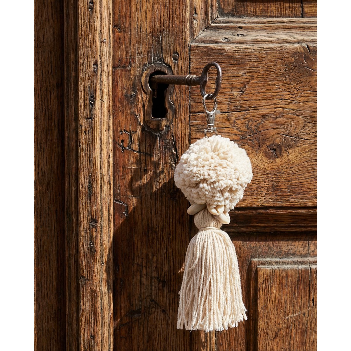 The Pompom Keychain - White