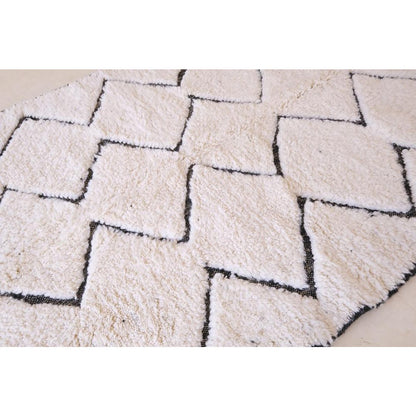 Berber wool rug Beni Ourain 147 x 234 cm