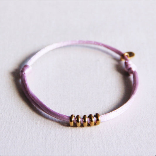 Satin bracelet with rings – lilac/gold
