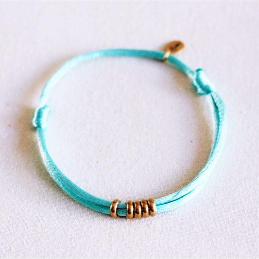Satin bracelet with rings – mint/gold