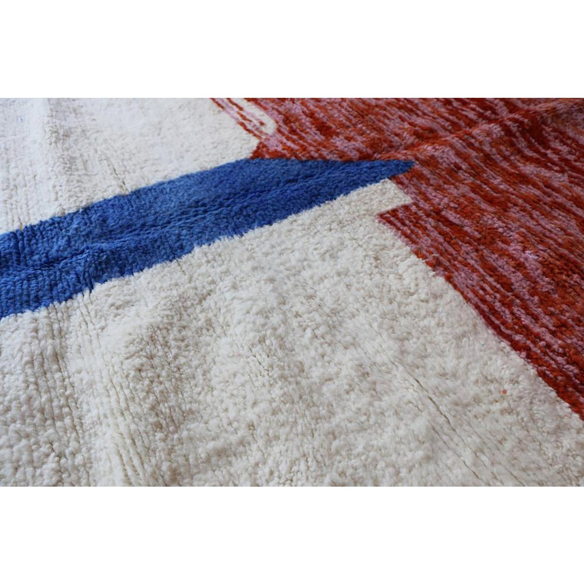 Pure wool Moroccan Berber rug 144 x 229 cm