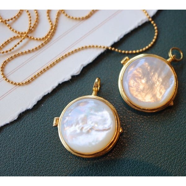 MOP Round Sachet-Openable Locket Necklace
