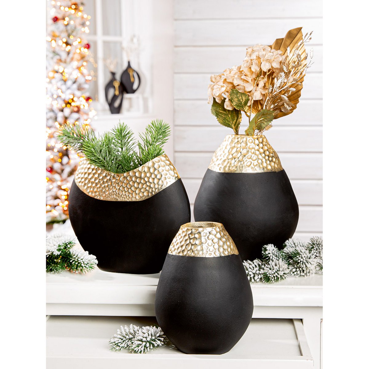 Empire vase, gold-colored; black H.23 cm