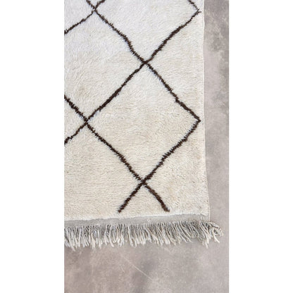 Contemporary Berber handmade wool rug 151 x 253 cm