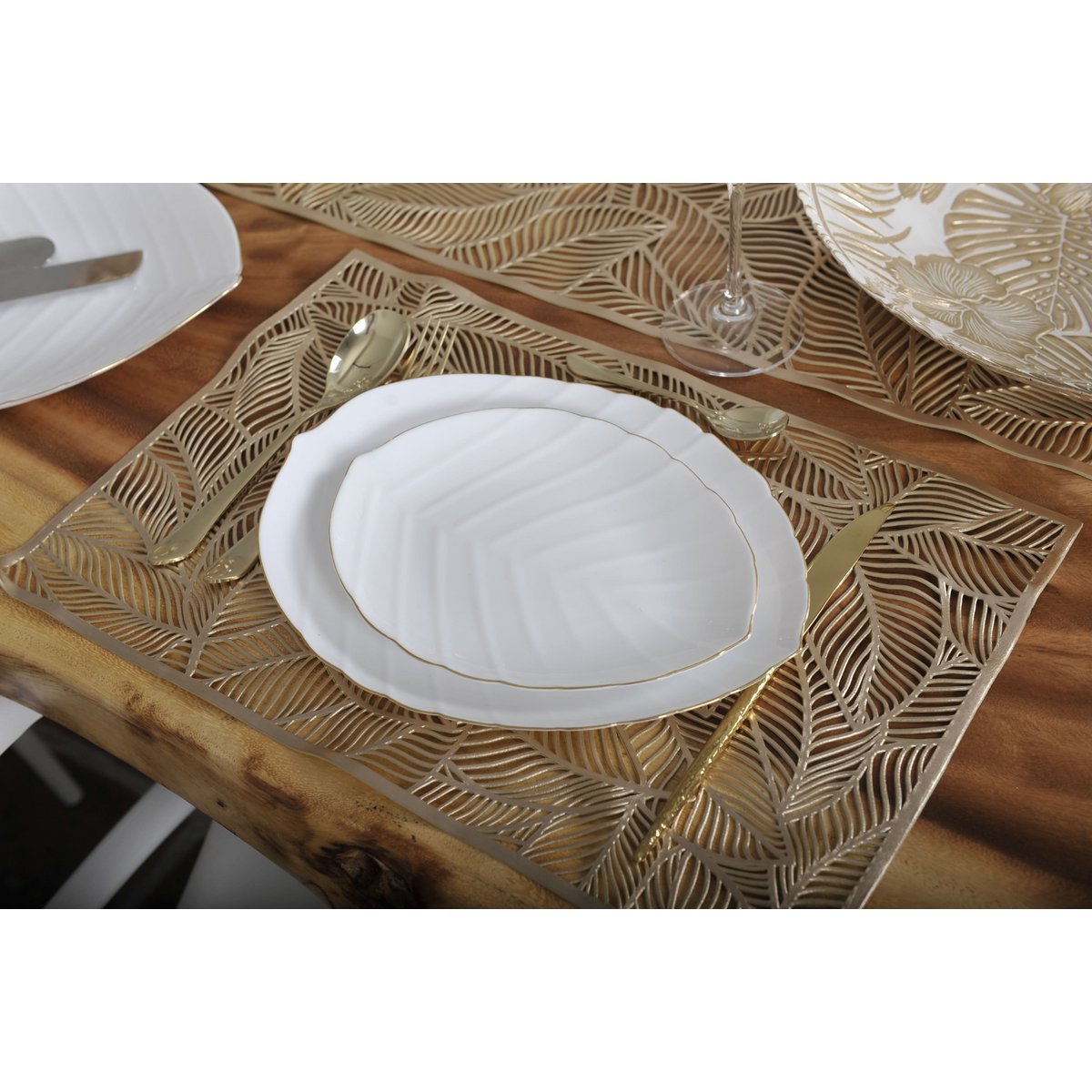 White sheet flat plate