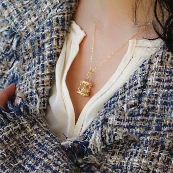 Luxe Carousel Sachet Pearl Pendant Necklace