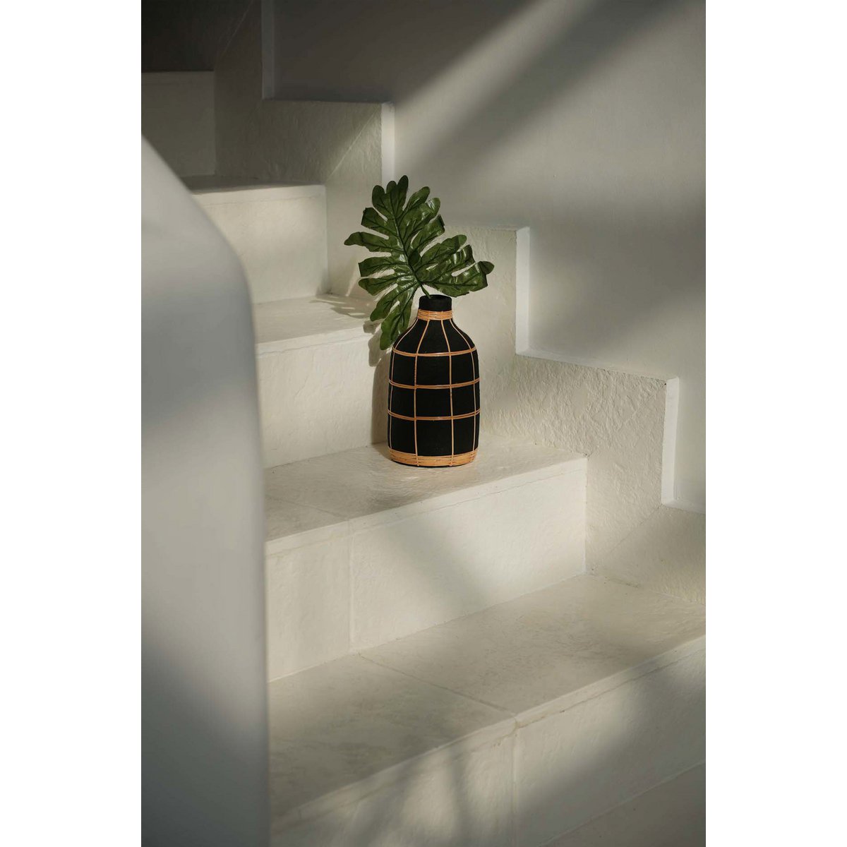 The Whoopy Vase - Black Natural - M