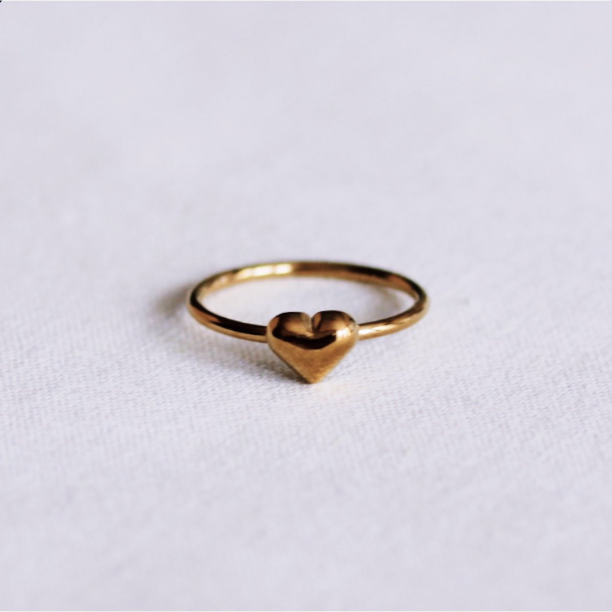 Minimalist ring with spherical heart - gold