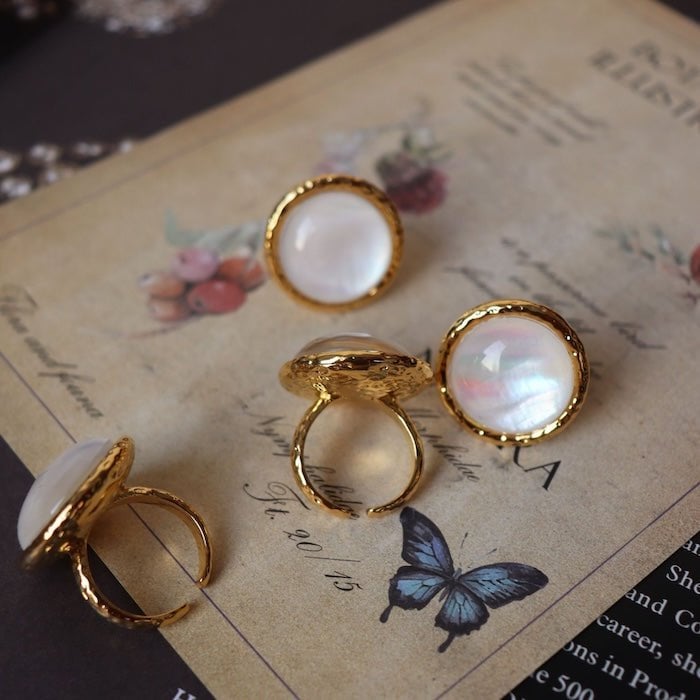 Vintage Mother of Pearl Dome Ring