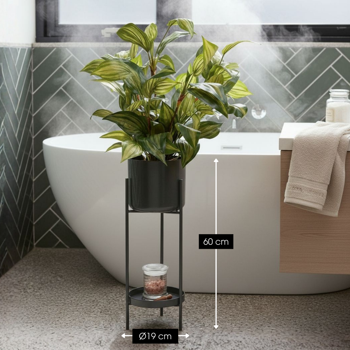 Flowerpot inside Colyn Black