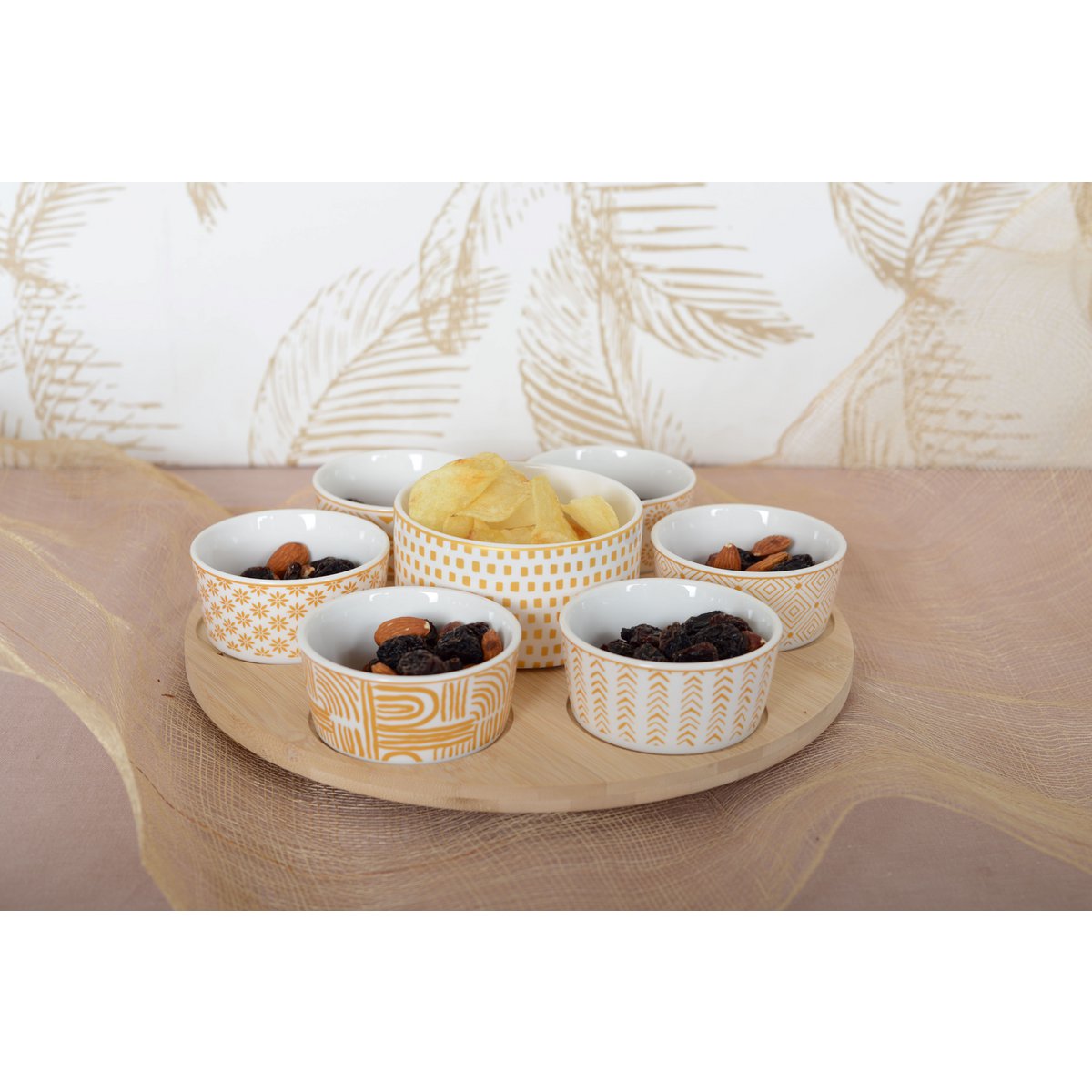 APERITIF SET OF 7 CUPS ON ROUND WOODEN TRAY