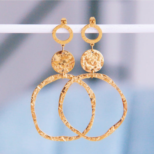 Statement earring round hammered rings