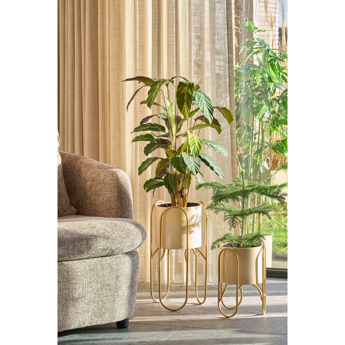 Flowerpot inside Danube Light yellow
