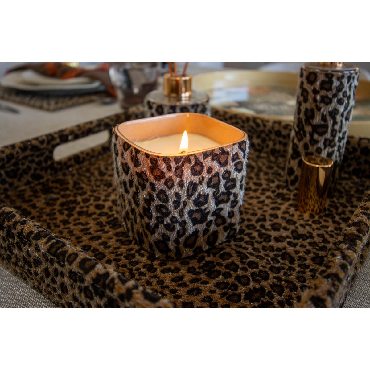 8x8x8cm leopard glass candle