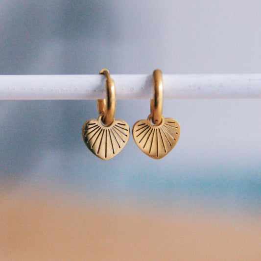 CB336:  Stainless steel creoles with fantasy heart - gold