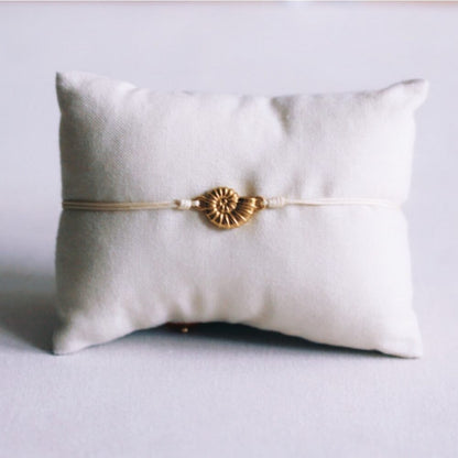 Satin bracelet with shell - sand