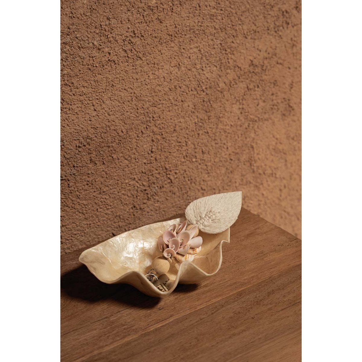 The Mother of Pearl Soap Dish - White - M