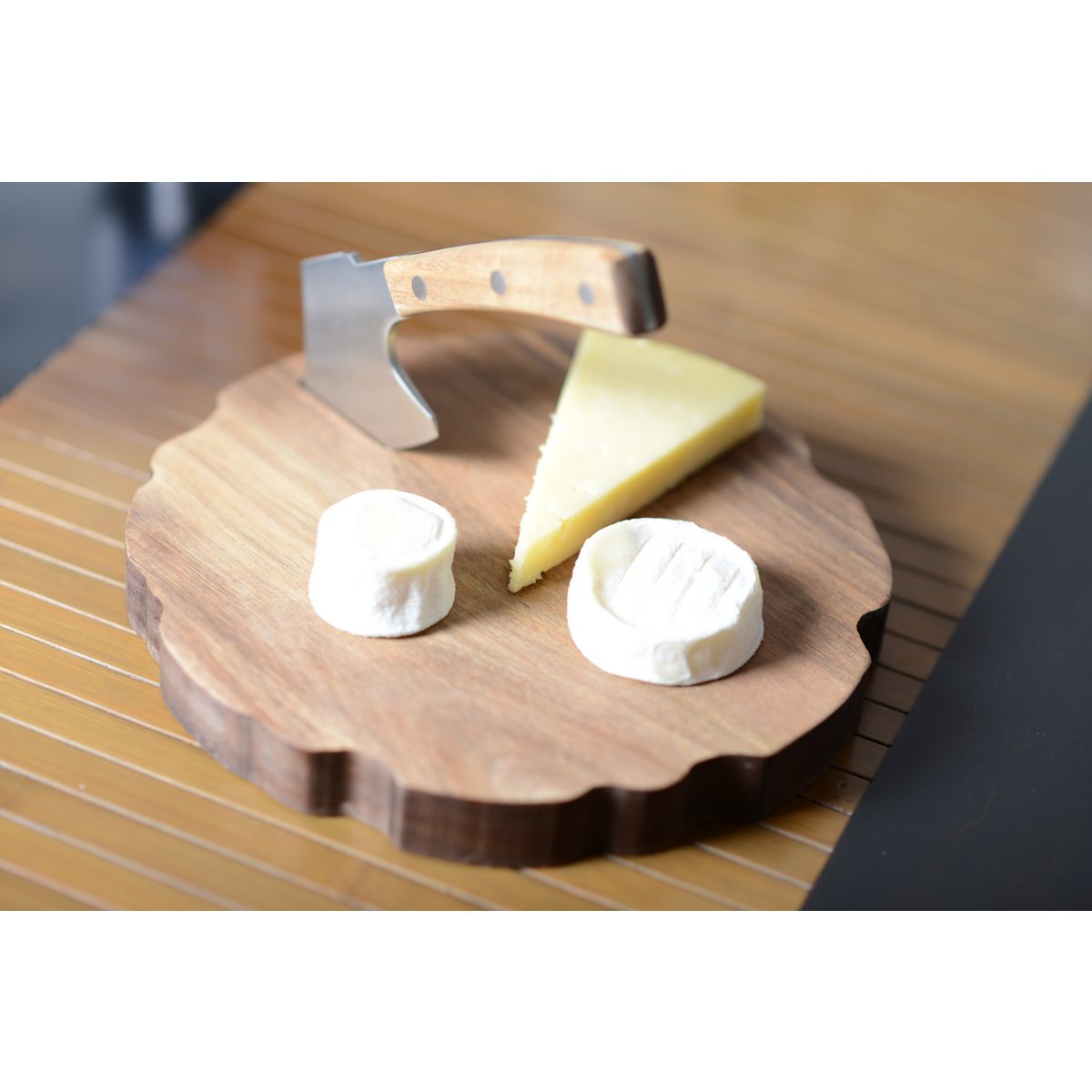 Cheese tray with acacia ax