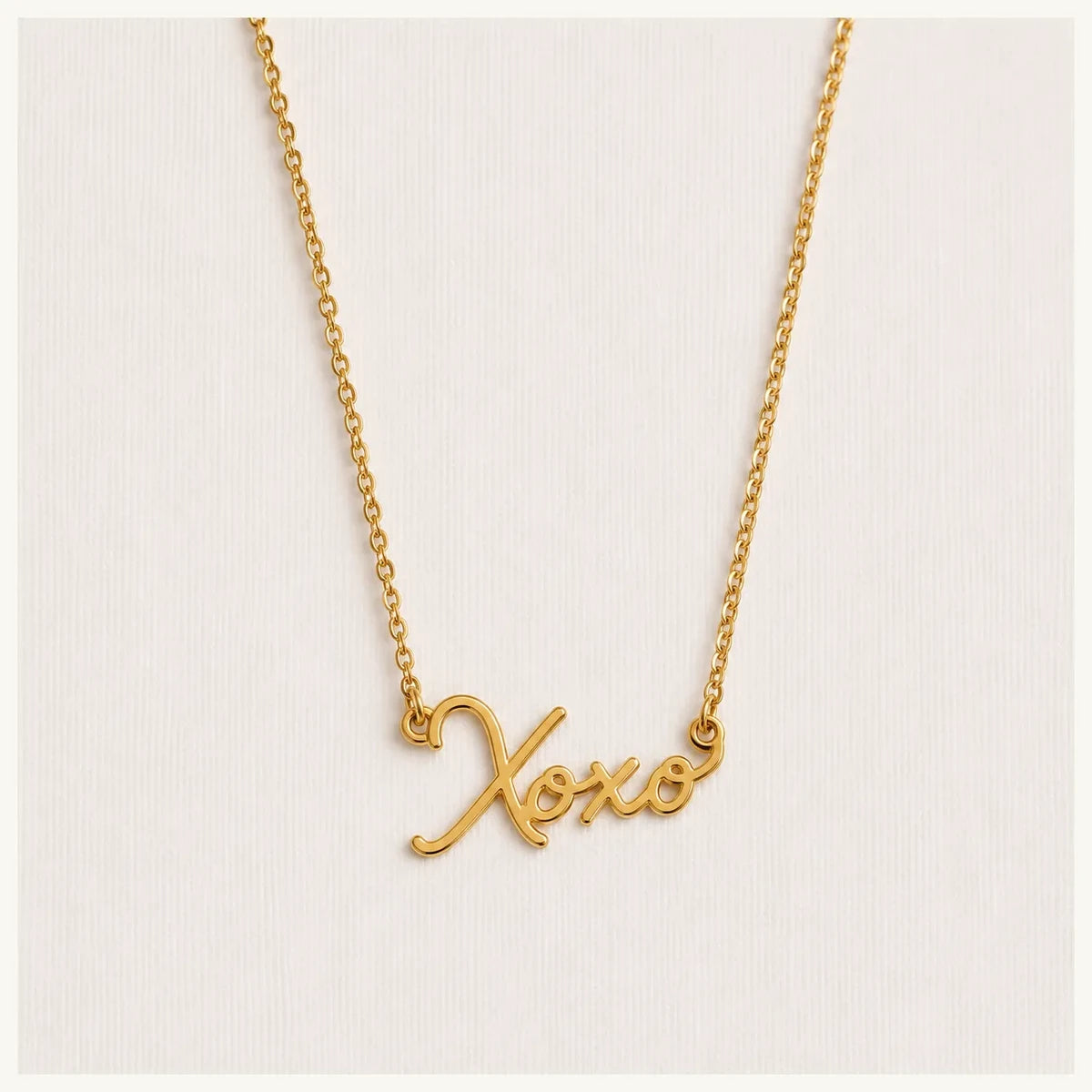 Delicate 'Xoxo' necklace