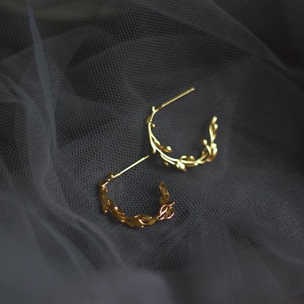 Laurel wreath - Elegant leaf ear hoop