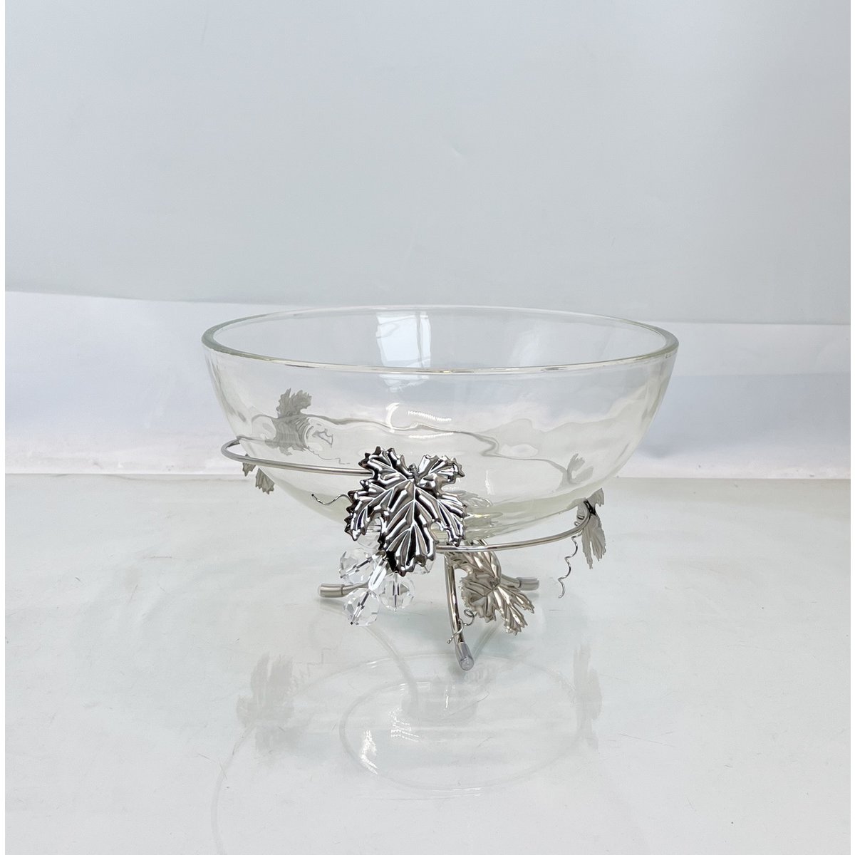 Decorative silver vine leaf cup 25x25x17cm