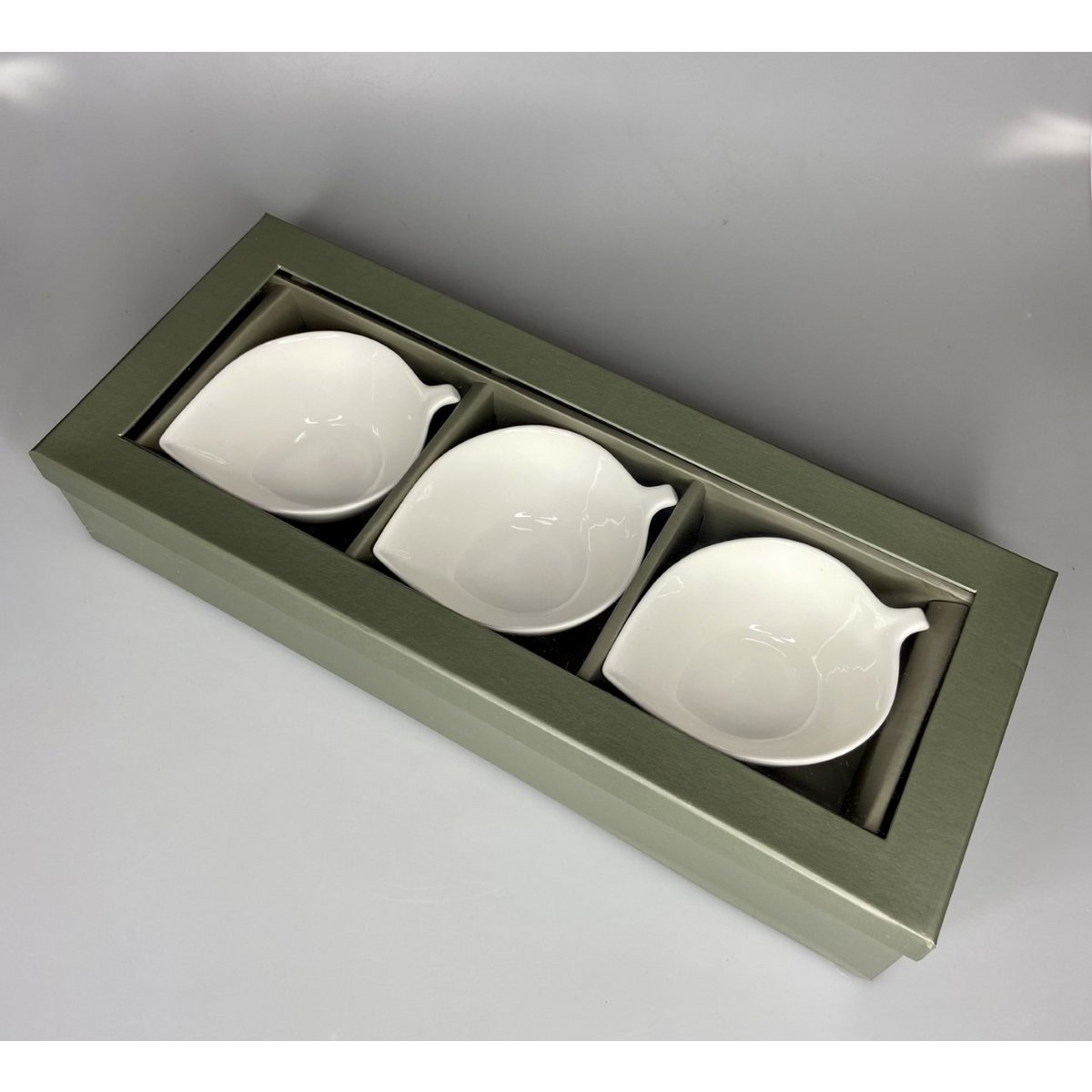 SET OF 3 APERITIF CUPS LEAF TRAY